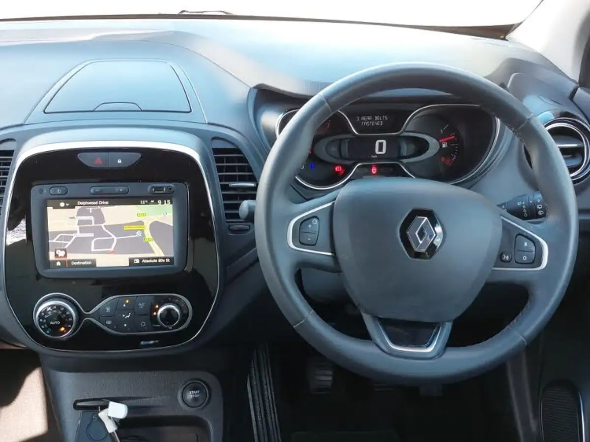 2019-renault-captur-09-tce-iconic-big-6