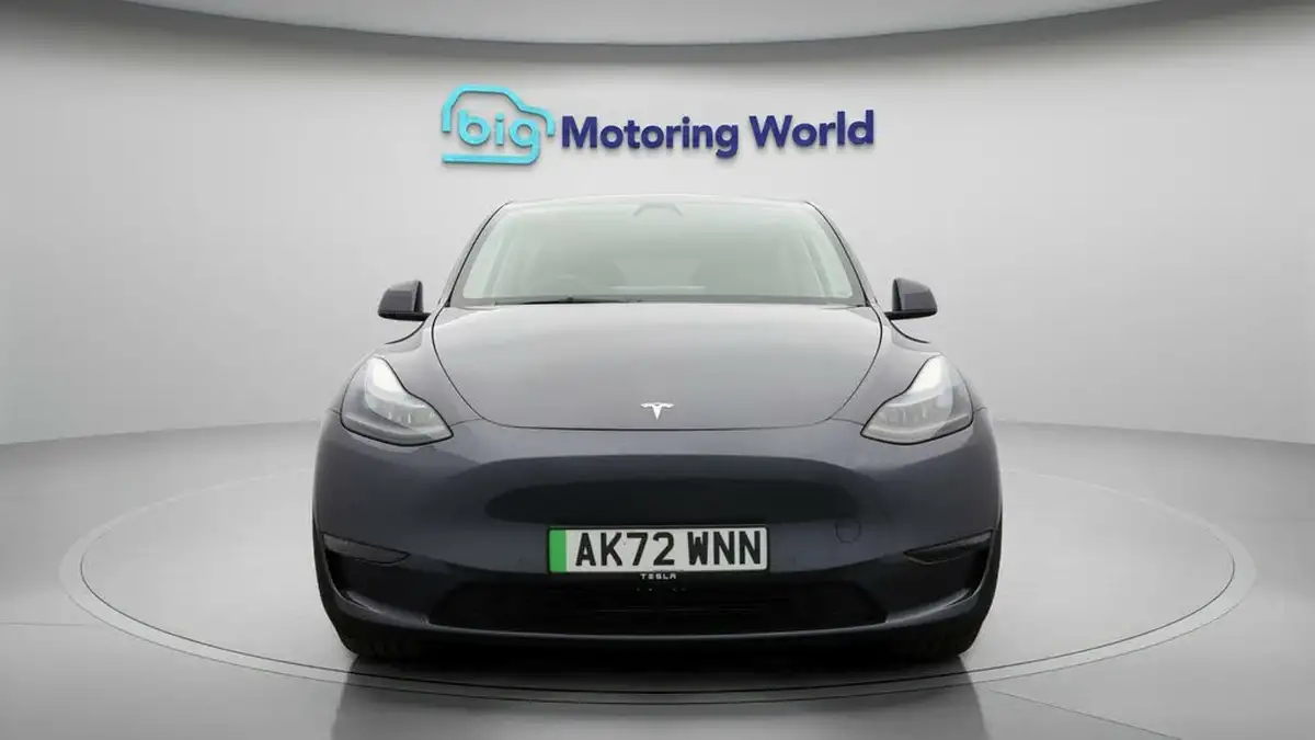 2022-tesla-model-y-e-long-range-big-1