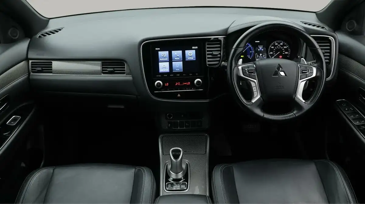 2020-mitsubishi-outlander-24-dynamic-phev-big-13