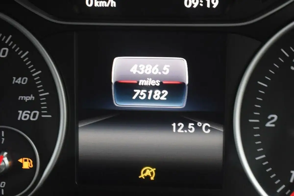 2016-mercedes-benz-a-class-15d-a180d-se-executivess-big-22