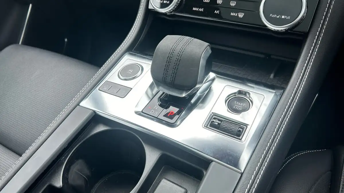 2023-jaguar-f-pace-20-p250-r-dynamic-se-black-big-12