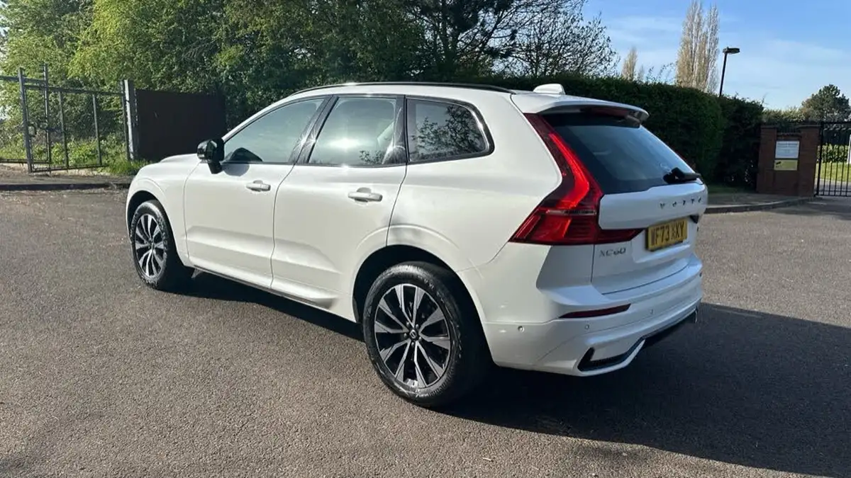 2023-volvo-xc60-20td-b4-plus-big-25