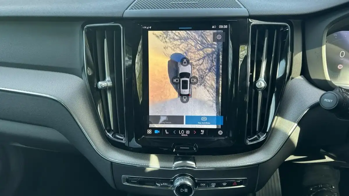 2023-volvo-xc60-20td-b4-plus-big-49