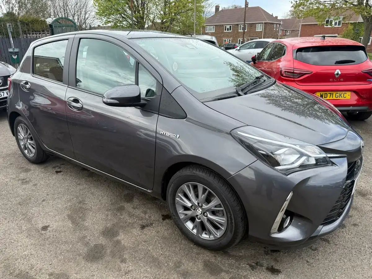 2019-toyota-yaris-15-vvt-i-icon-tech-98bhp-hybrid-1497cc-e-cvt-big-6
