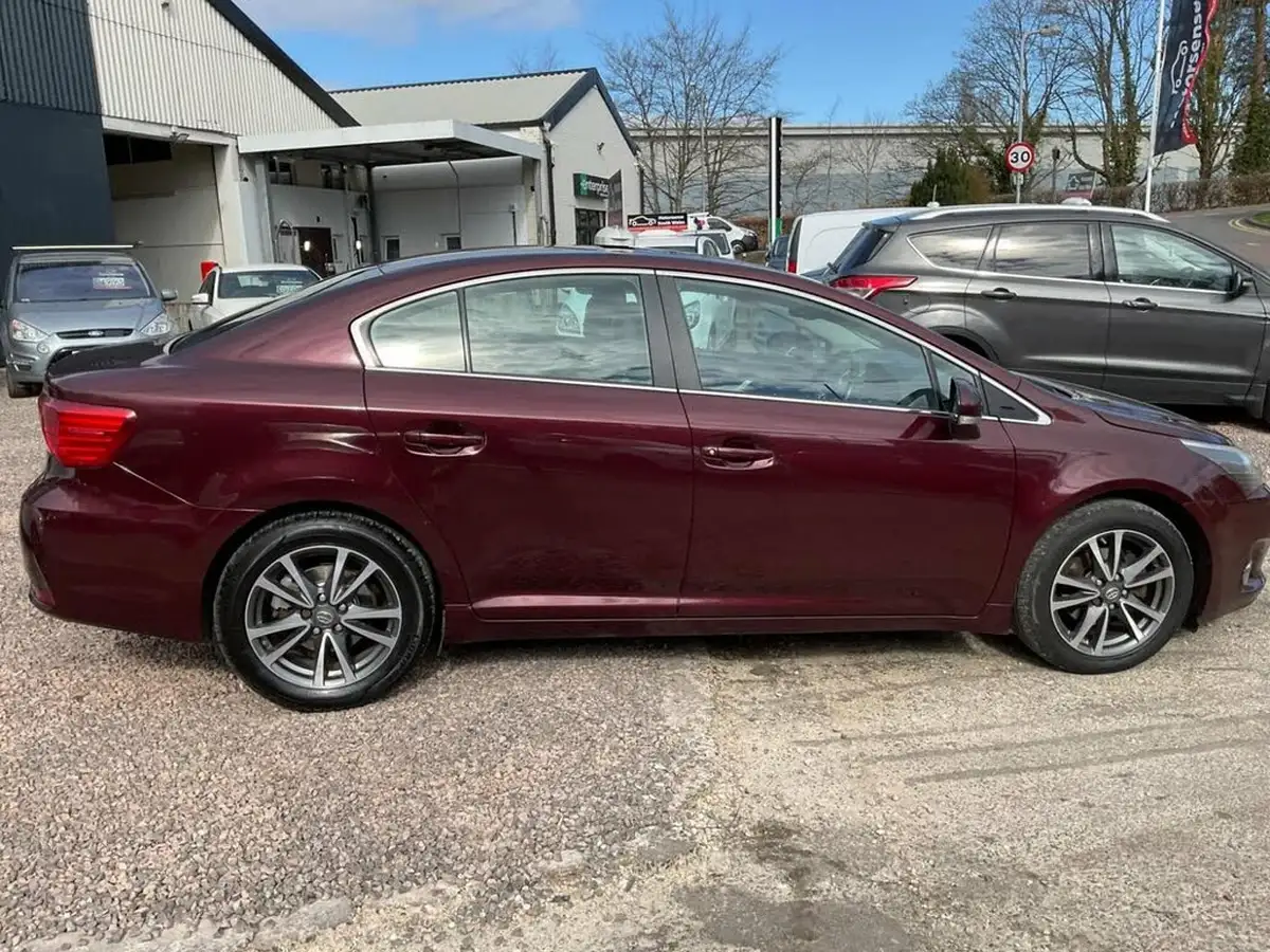 2015-toyota-avensis-20td-icon-business-edition-saloon-4d-big-63