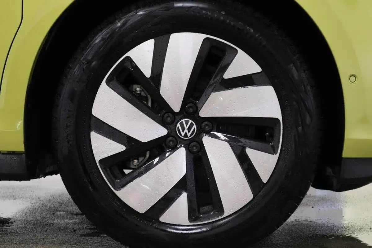 2024-volkswagen-id-buzz-cargo-e-commerce-plus-204ps-77kwh-big-7