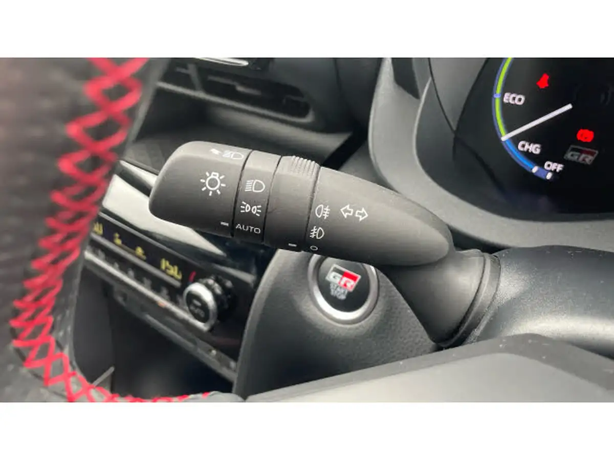 2023-toyota-yaris-cross-15-vvt-i-gr-sport-big-36