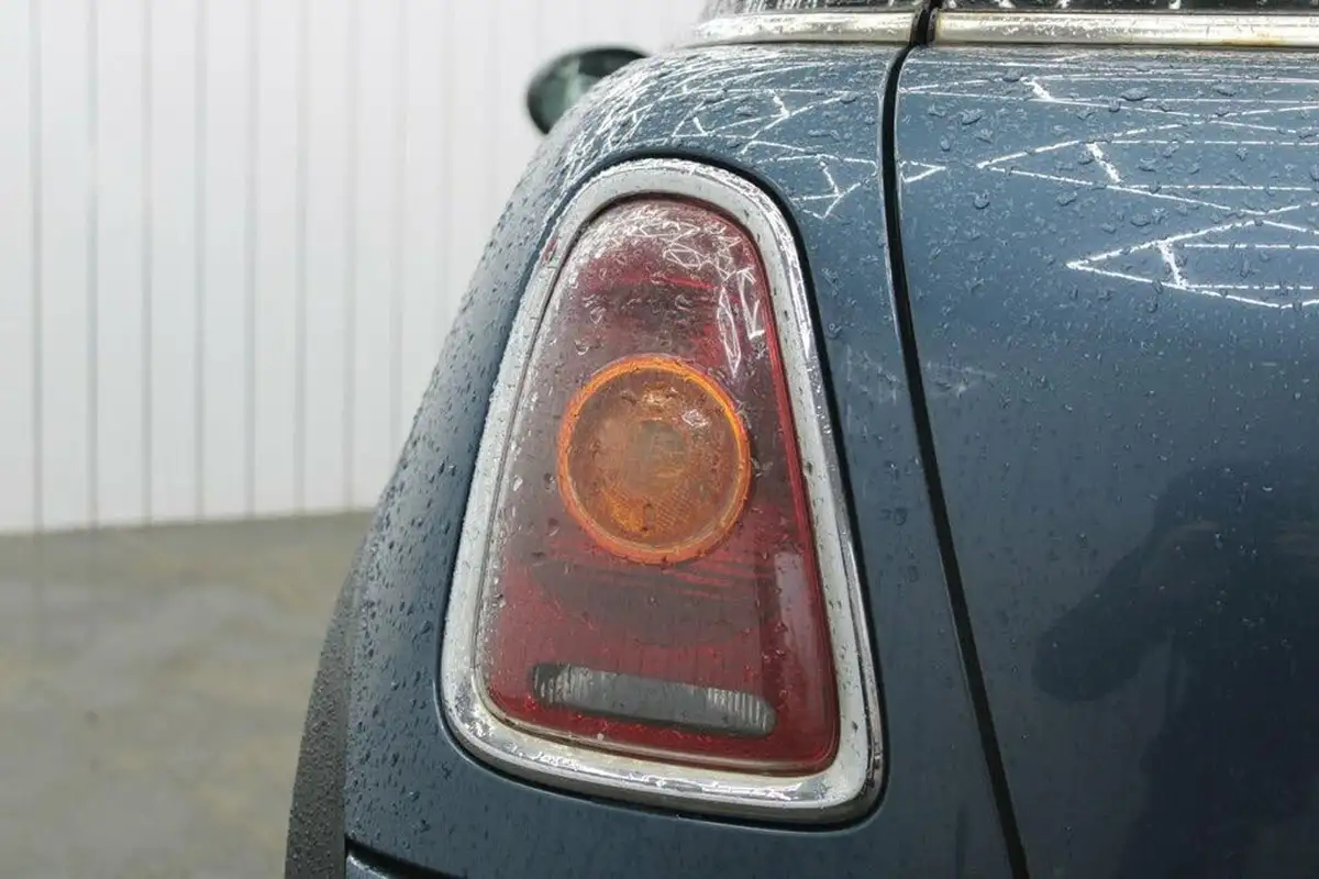 2010-mini-cooper-14-first-75bhp-big-11