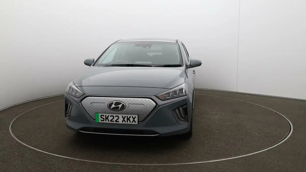 2022-hyundai-ioniq-e-premium-se-electric-big-31