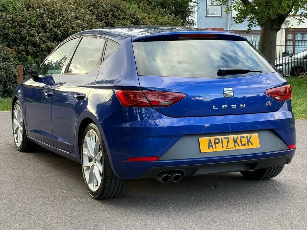 2017-seat-leon-14-ecotsi-fr-technology-hatchback-5d-dsg-big-8