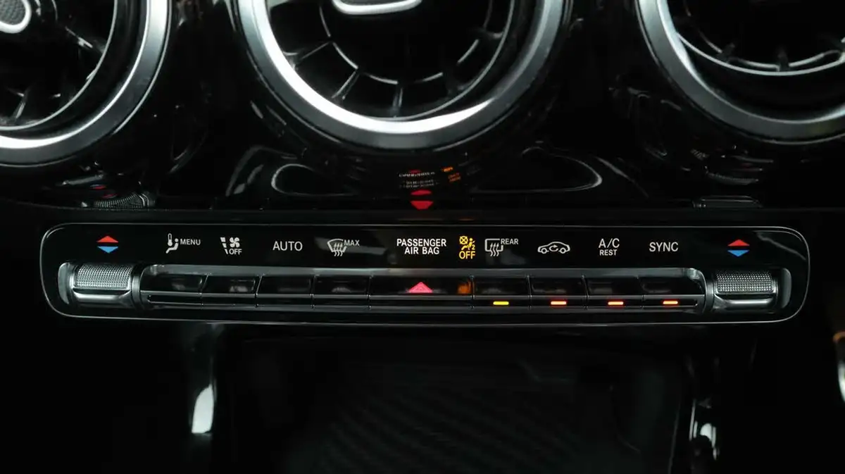 2020-mercedes-benz-a-class-13-a200-amg-line-executive-hatchback-5d-big-12