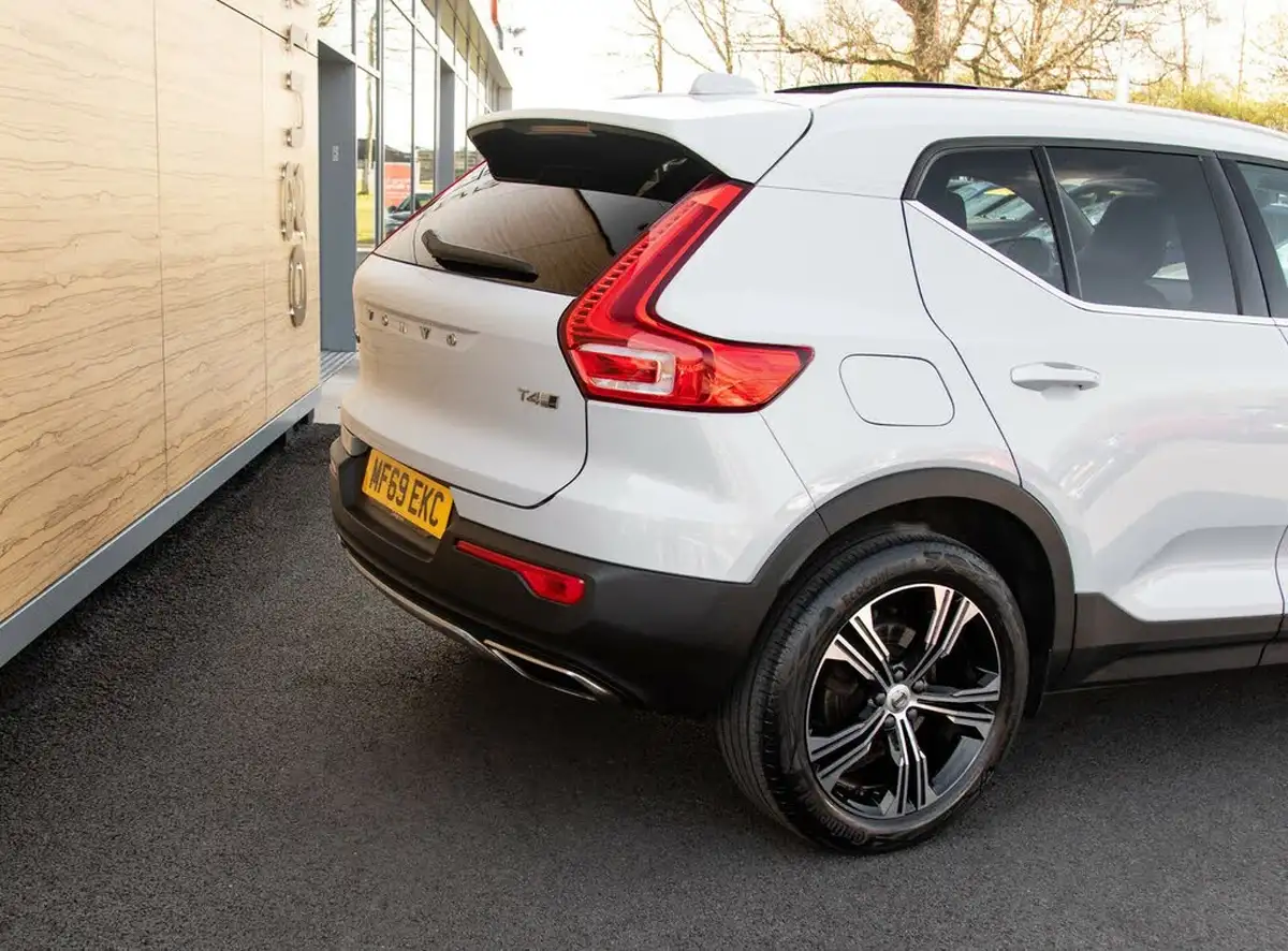 2019-volvo-xc40-20-t4-inscription-pro-awd-big-8