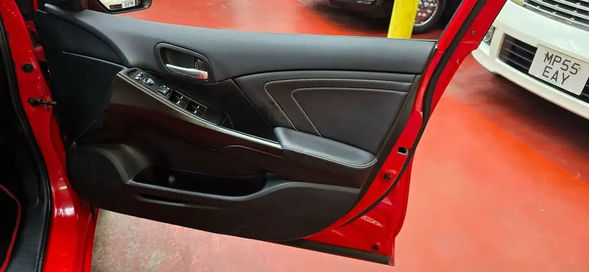 2017-honda-civic-18-i-vtec-sr-dasp-ss-tourer-big-17