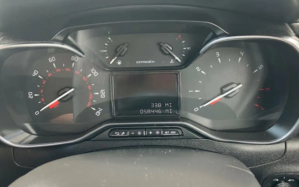 2019-citroen-c3-12-puretech-flair-82ps-ss-big-23