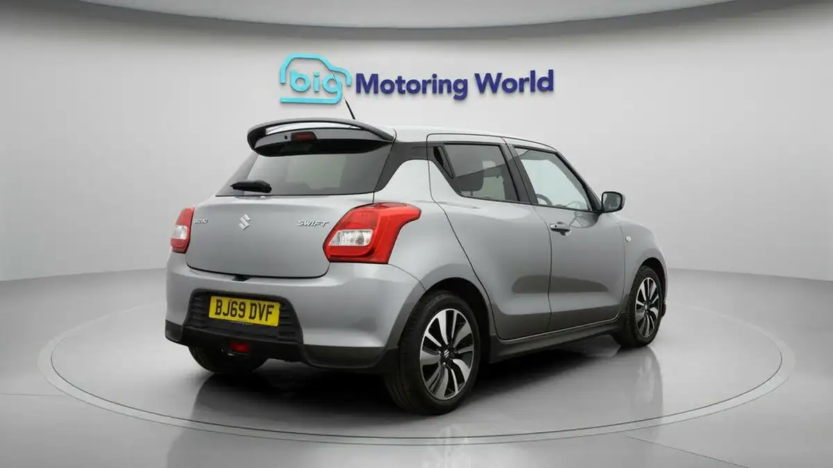 2019-suzuki-swift-12-dualjet-attitude-big-6