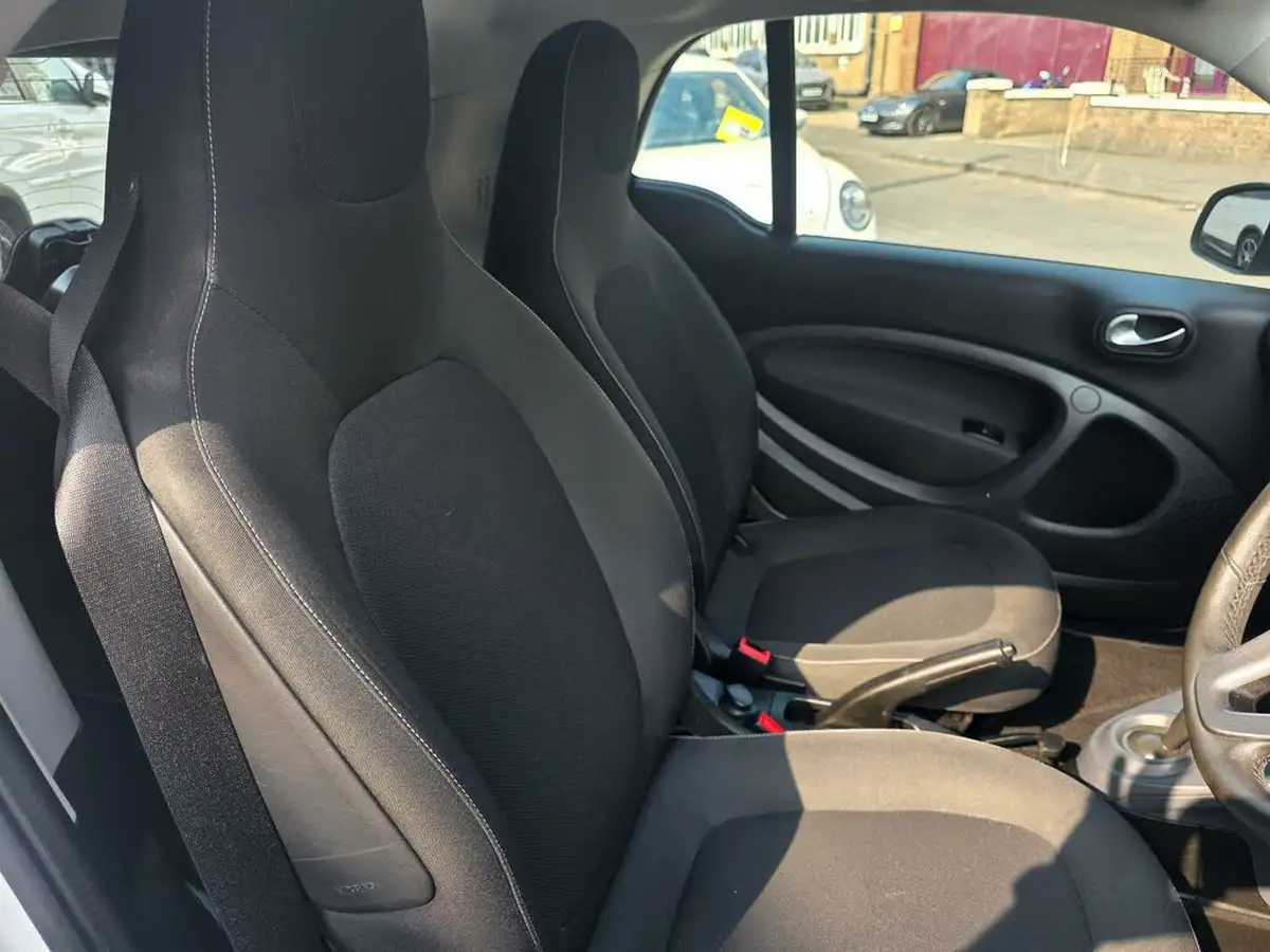 2016-smart-fortwo-10-passion-70bhp-ss-coupe-twinamic-big-15