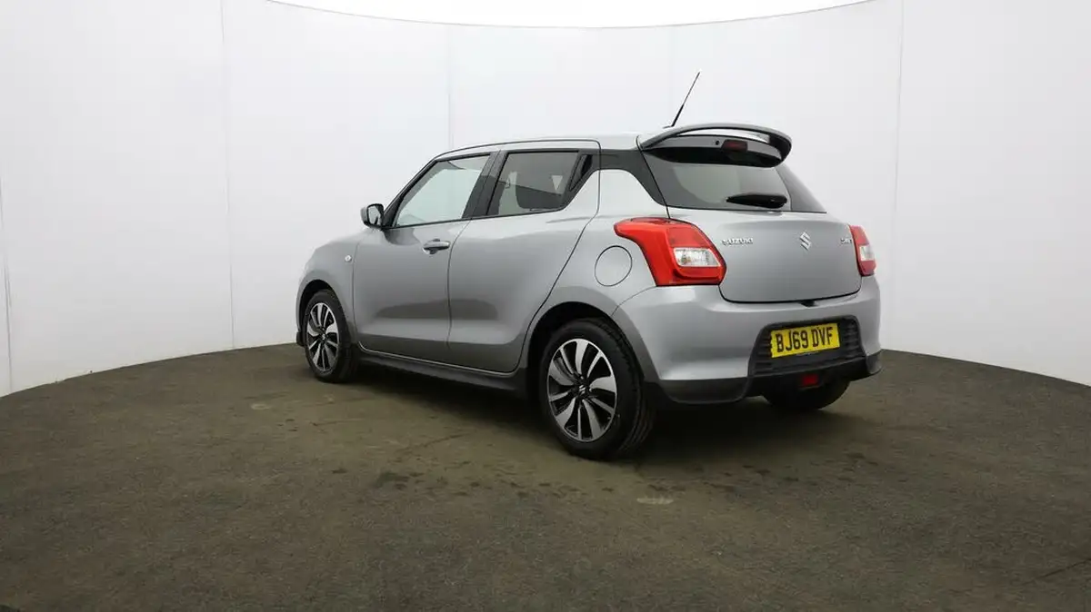 2019-suzuki-swift-12-dualjet-attitude-big-47