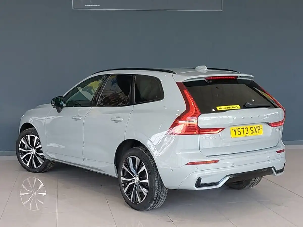2023-volvo-xc60-20td-b4-plus-big-1