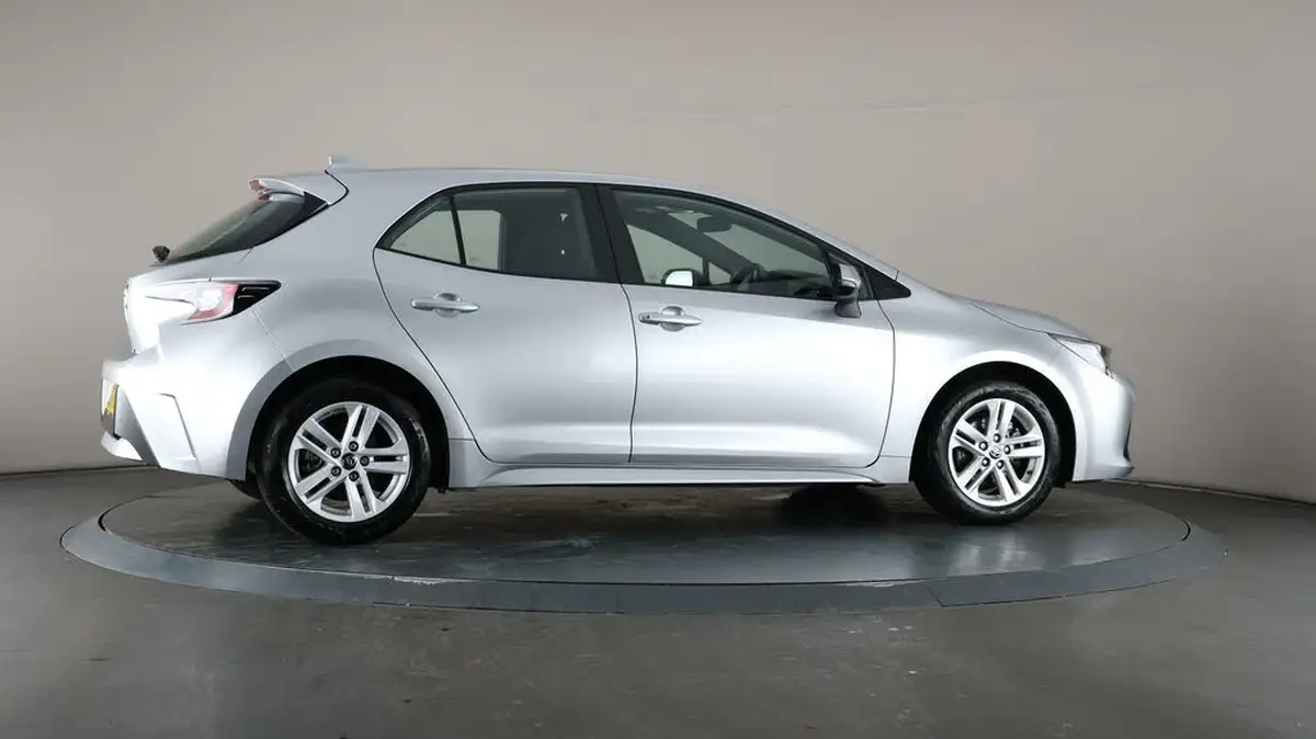 2023-toyota-corolla-18-vvt-i-icon-120bhp-trk-hatchback-5d-big-56
