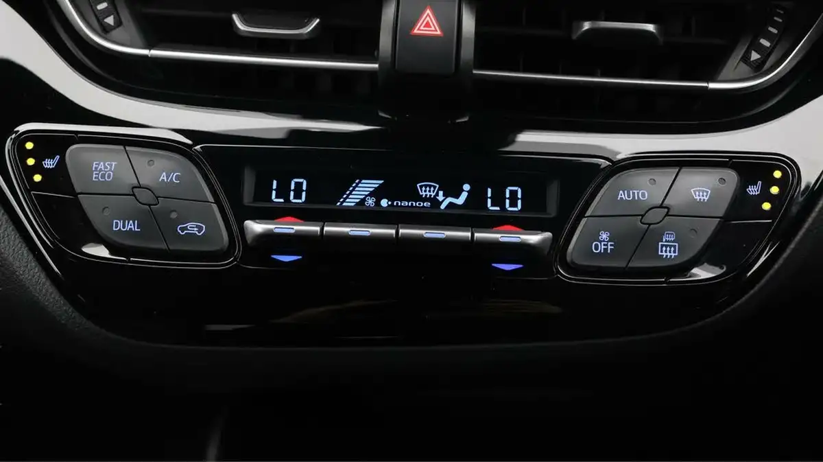 2018-toyota-c-hr-12-excel-big-12