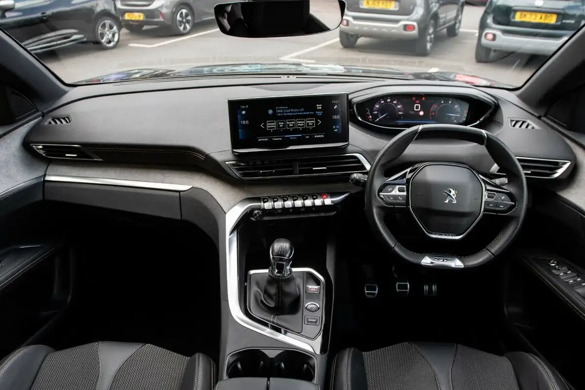 2022-peugeot-3008-suv-15-bluehdi-gt-big-3