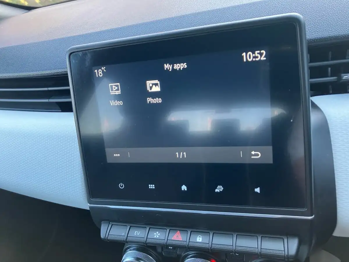 2022-renault-clio-16-techno-big-37