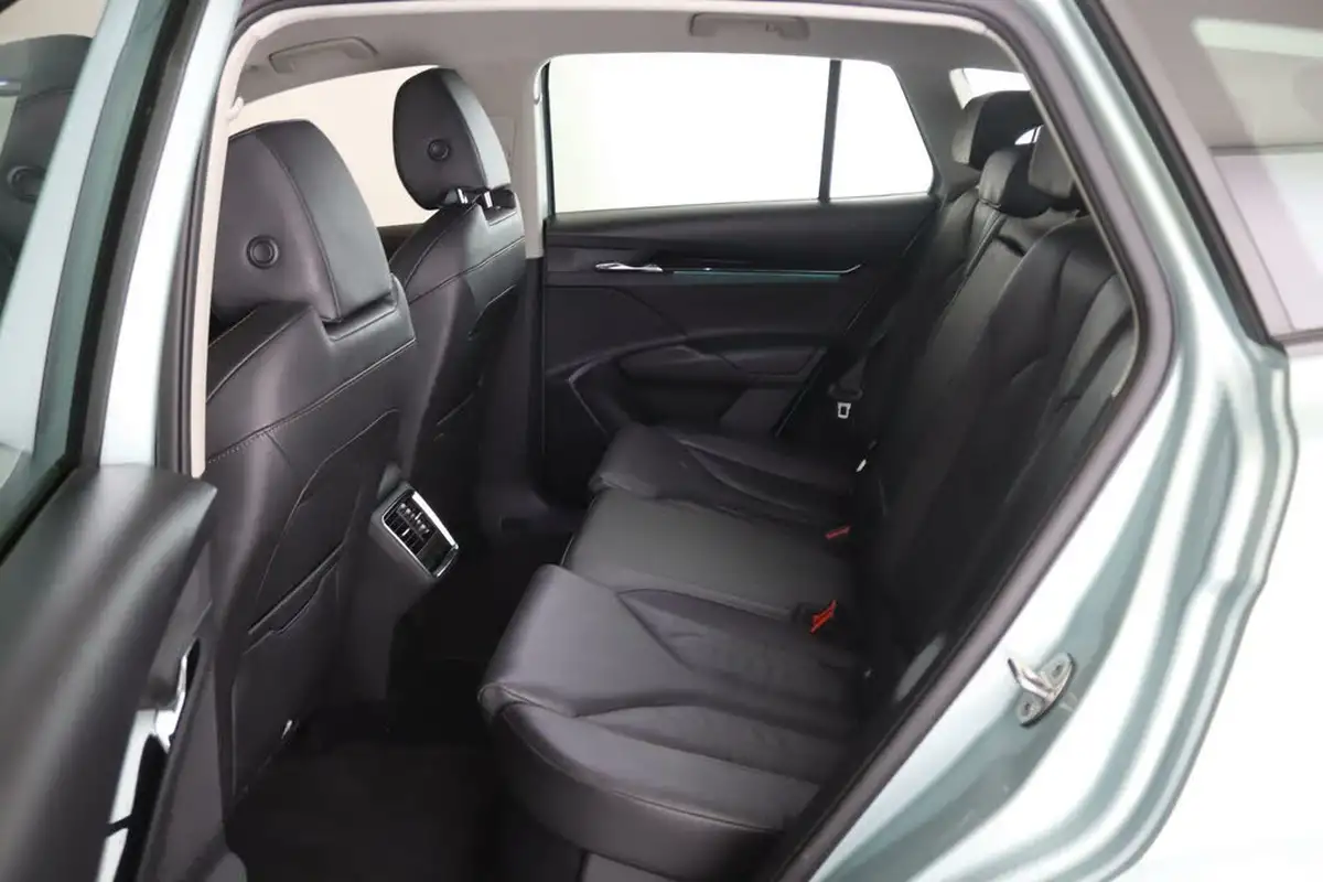 2021-skoda-enyaq-e-60-eco-suite-62-kwh-big-10