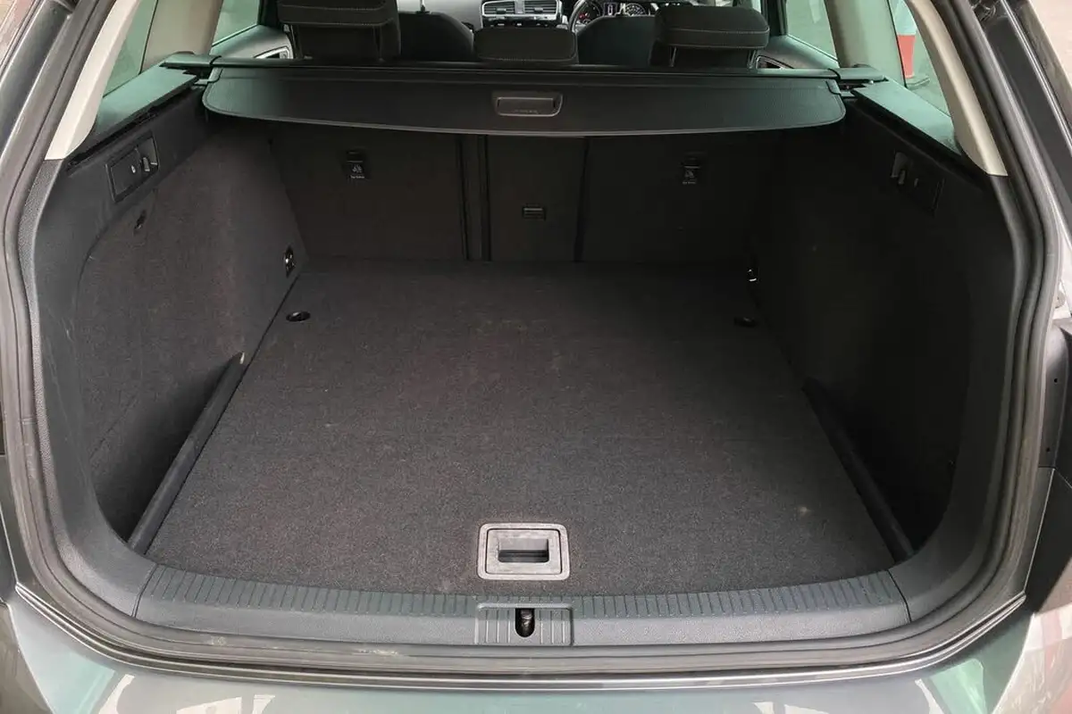 2018-volkswagen-golf-20tdi-gt-estate-5d-dsg-big-13