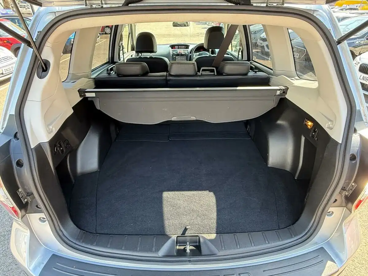 2013-subaru-forester-20-xt-turbo-big-14
