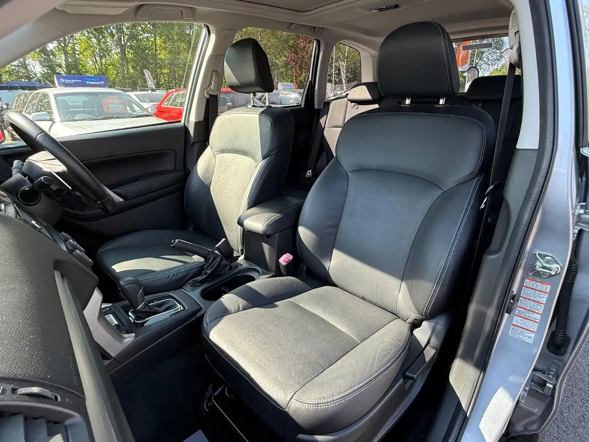 2013-subaru-forester-20-xt-turbo-big-38