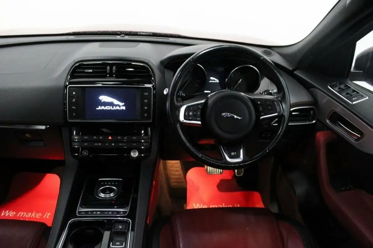 2016-jaguar-f-pace-20-i4d-r-sport-awd-auto-big-37