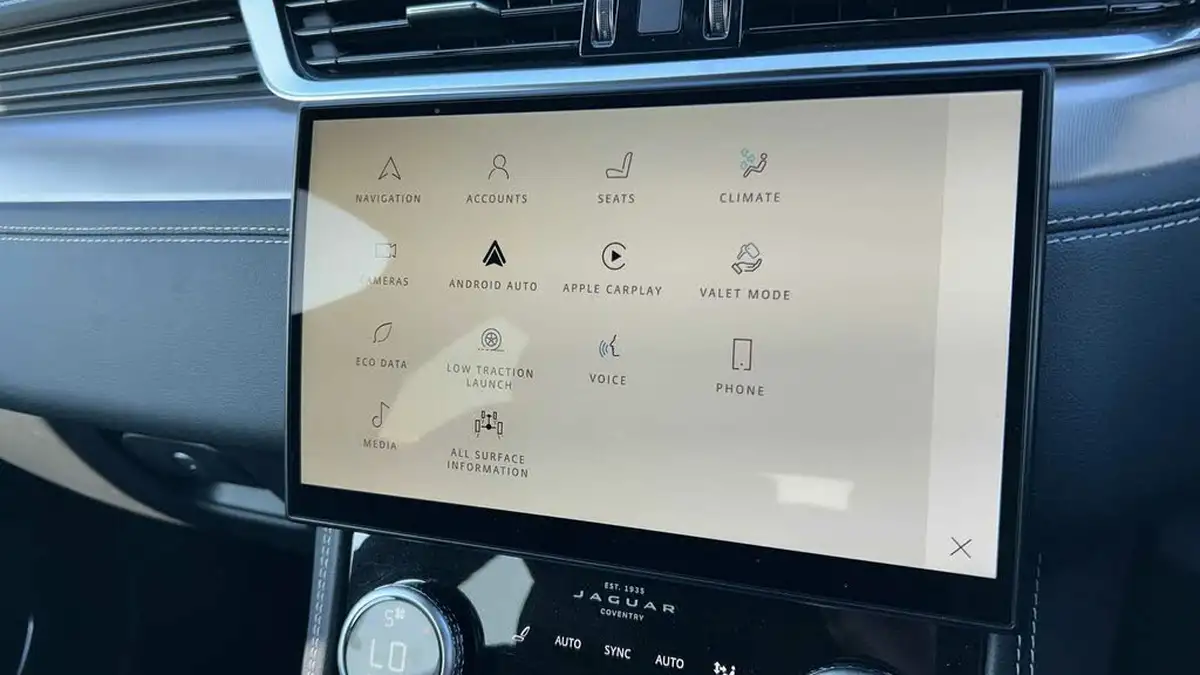 2022-jaguar-f-pace-20-d200-r-dynamic-s-big-36