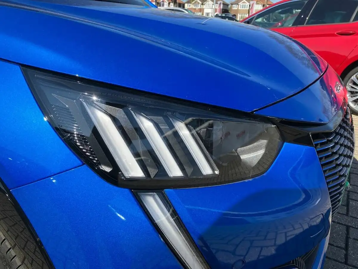 2023-peugeot-208-e-gt-premium-big-12