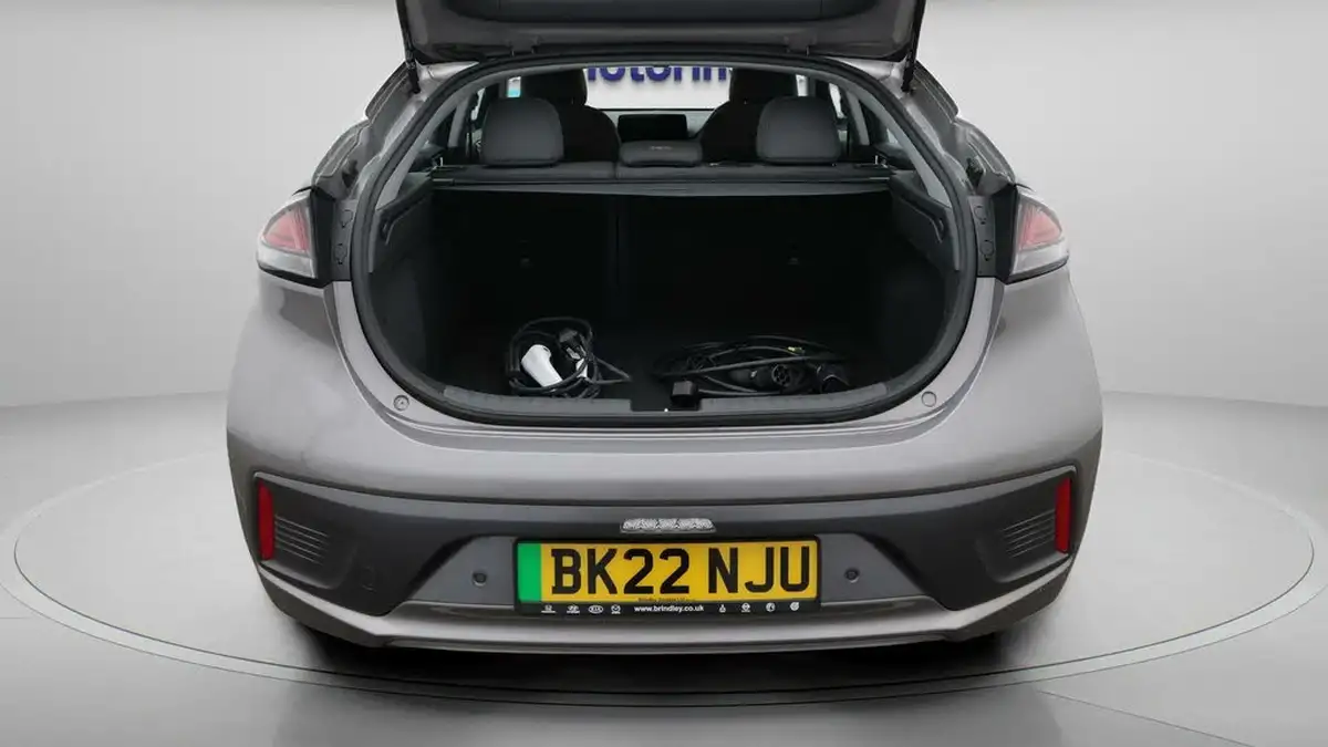 2022-hyundai-ioniq-e-premium-electric-big-17
