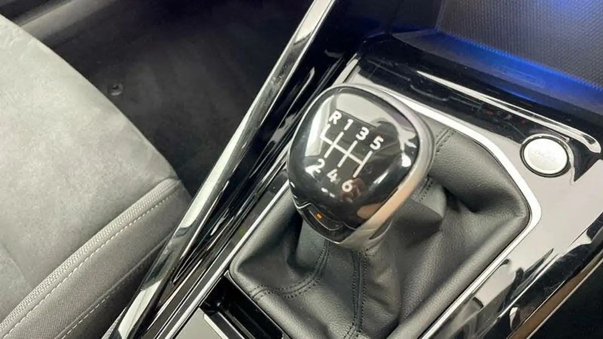 2024-volkswagen-golf-15-tsi-style-130ps-evo-hatchback-big-11