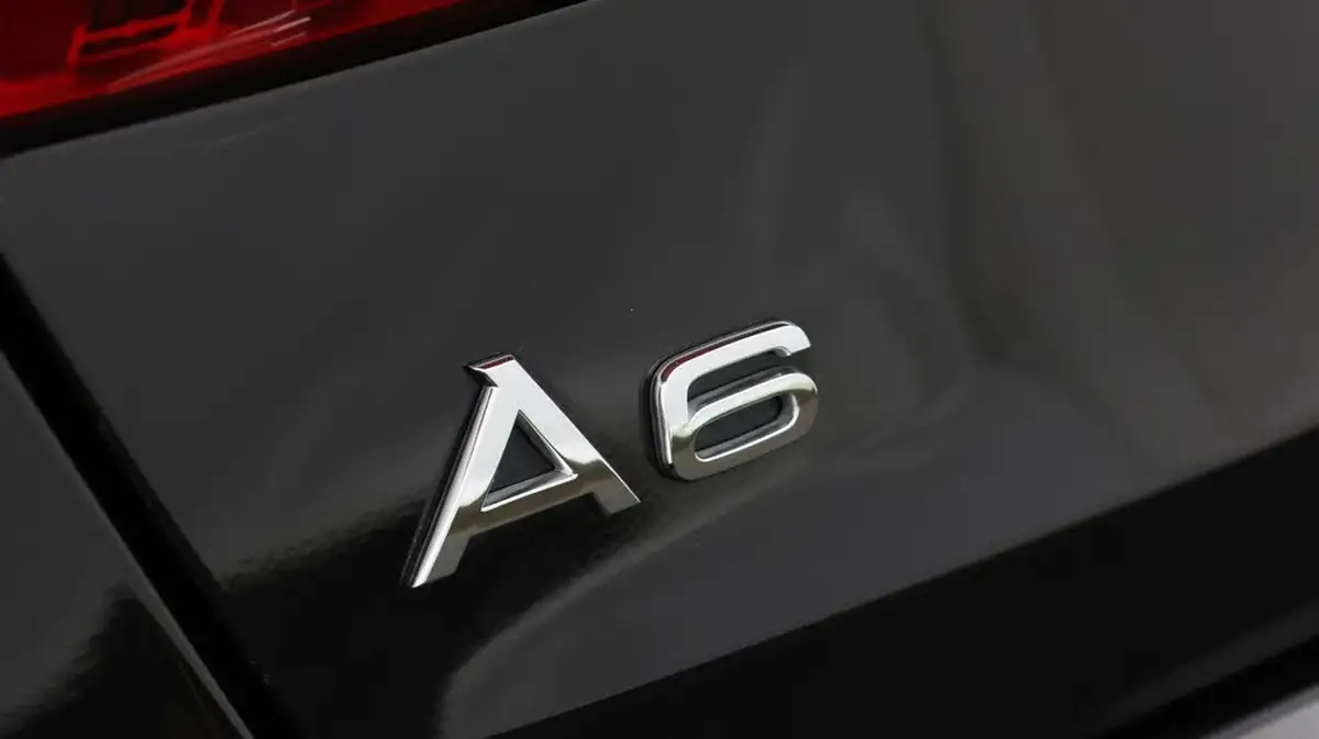 2022-audi-a6-saloon-20-40-tfsi-s-line-big-20