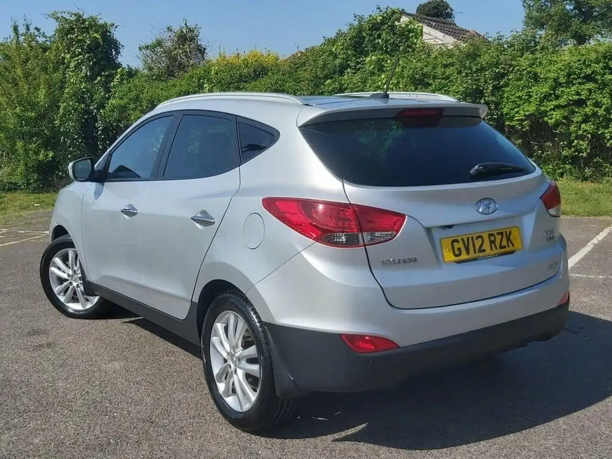 2012-hyundai-ix35-20td-premium-4wd-big-1