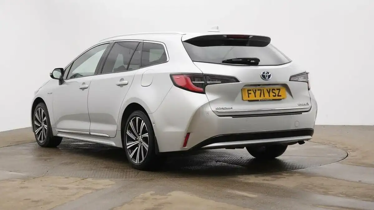 2021-toyota-corolla-18-vvt-i-design-trk-hatchback-5d-big-2
