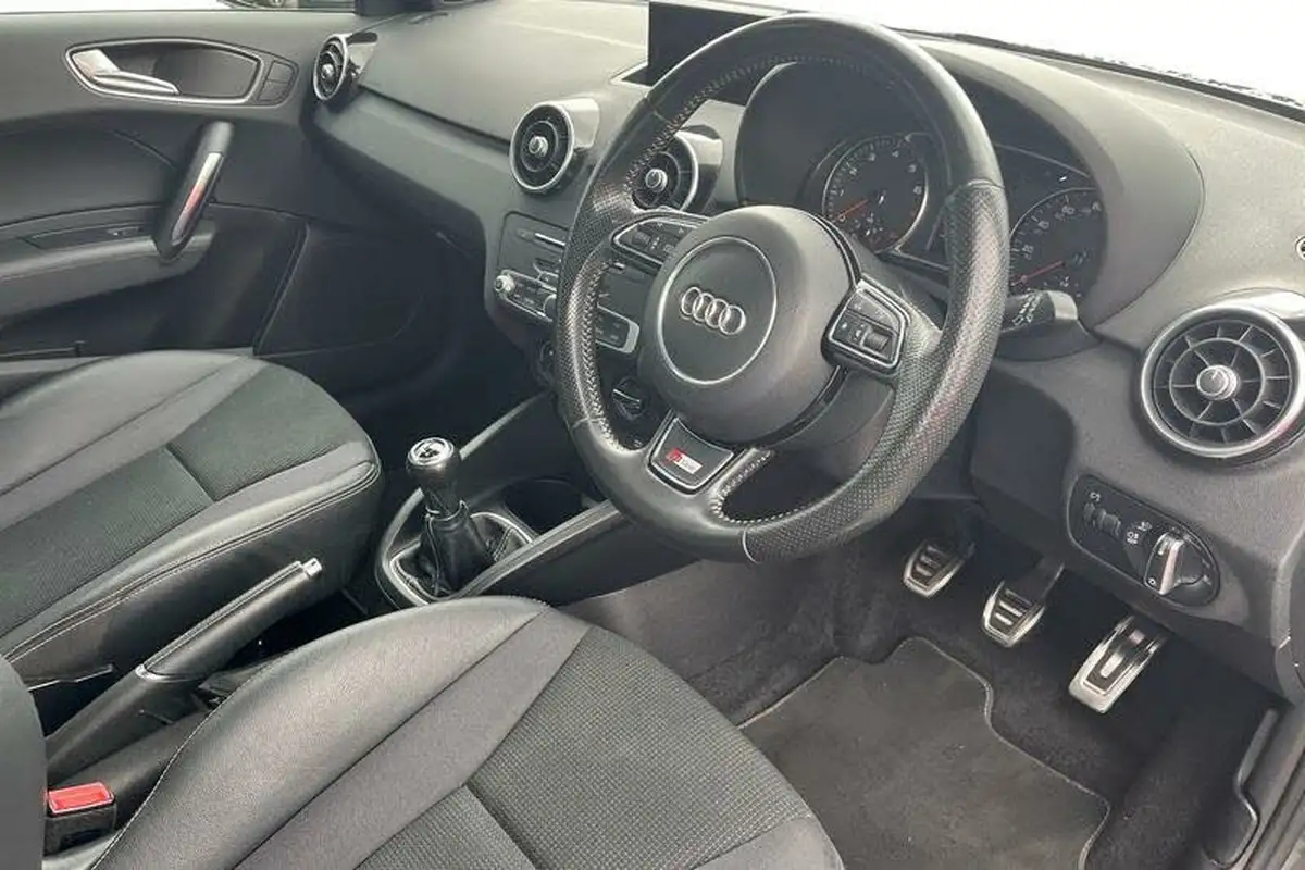 2015-audi-a1-14-s-line-125ps-ss-sportback-5d-1395cc-big-8