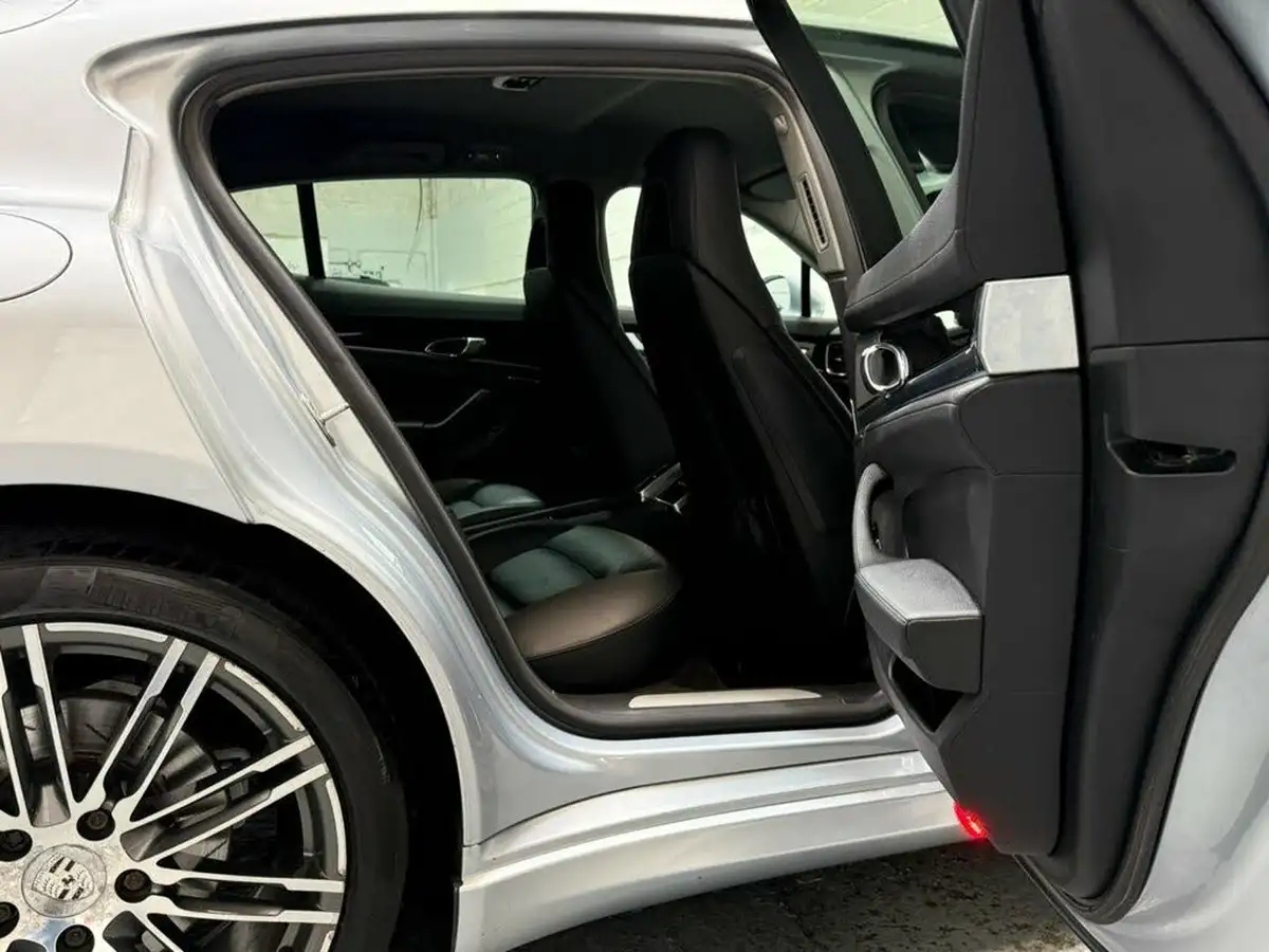 2014-porsche-panamera-30td-big-30