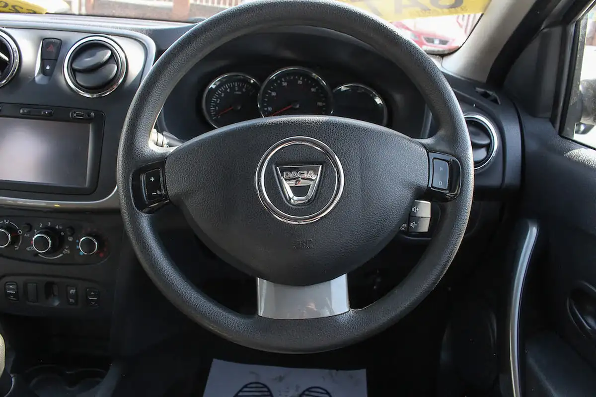 2015-dacia-sandero-stepway-15d-laureate-big-21