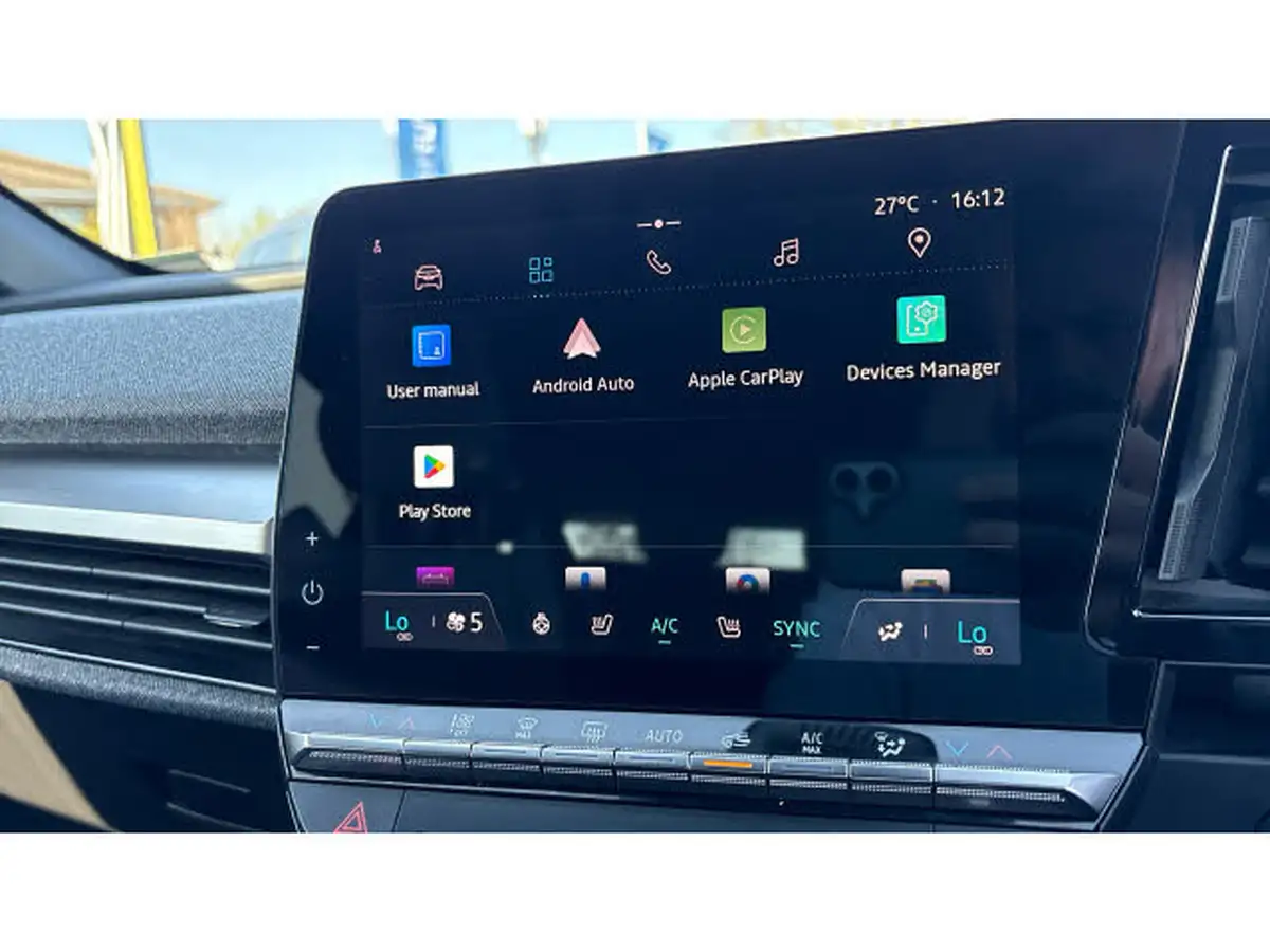 2023-renault-megane-e-tech-e-techno-big-25