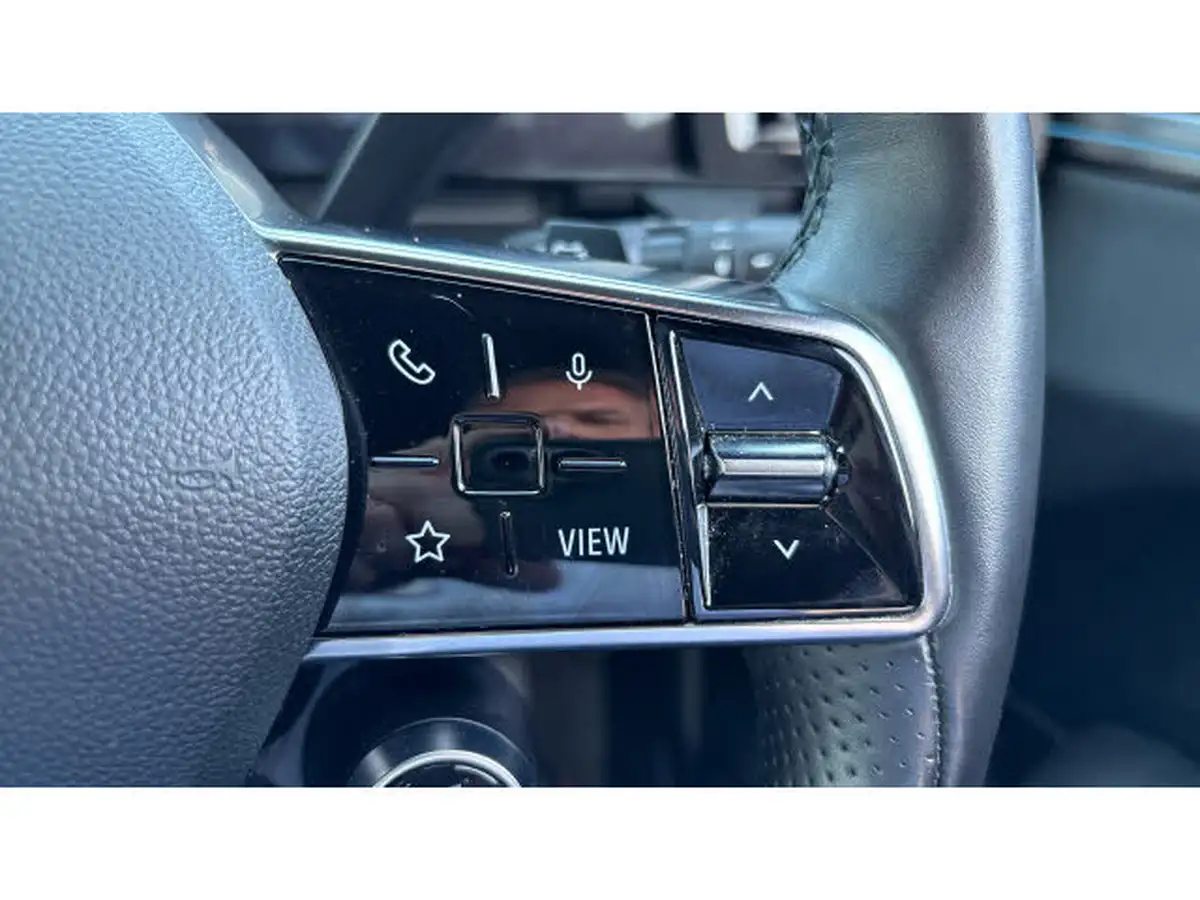 2023-renault-megane-e-tech-e-techno-big-21