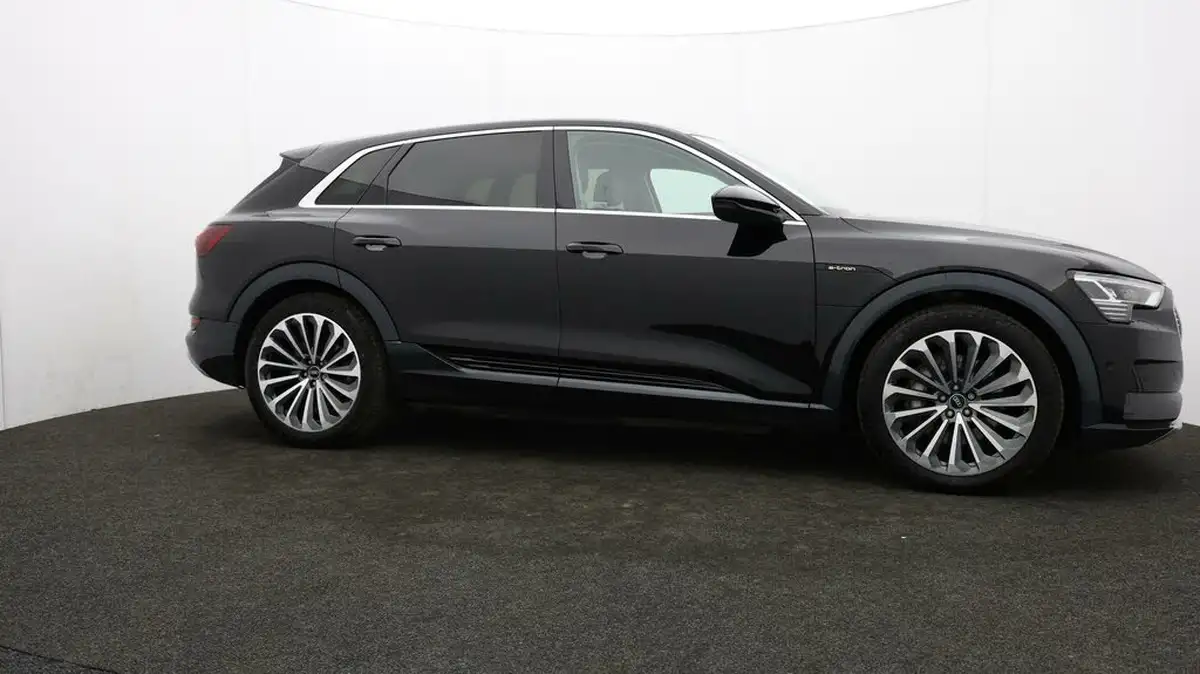 2021-audi-e-tron-50e-sport-station-wagon-big-33