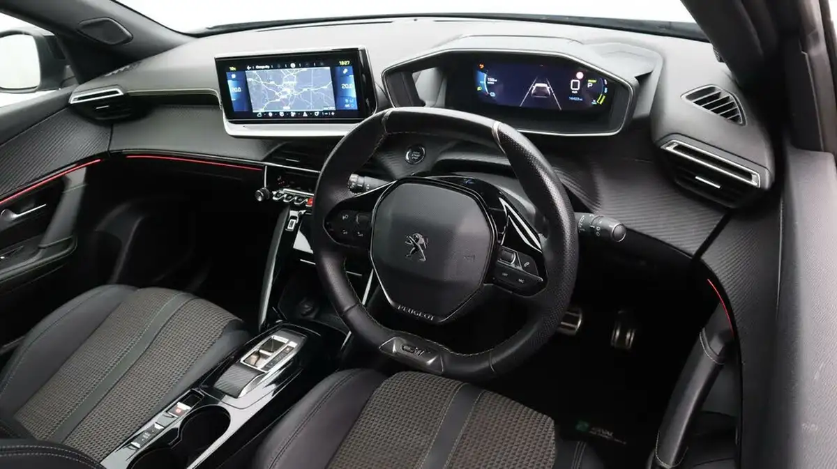 2023-peugeot-2008-suv-e-gt-136bhp-50kwh-station-wagon-big-9