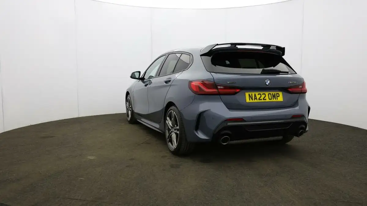 2022-bmw-1-series-20-m135i-xdrive-big-24