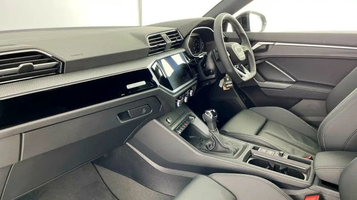 2024-audi-q3-15-35-tfsi-black-edition-station-wagon-s-tronic-big-1