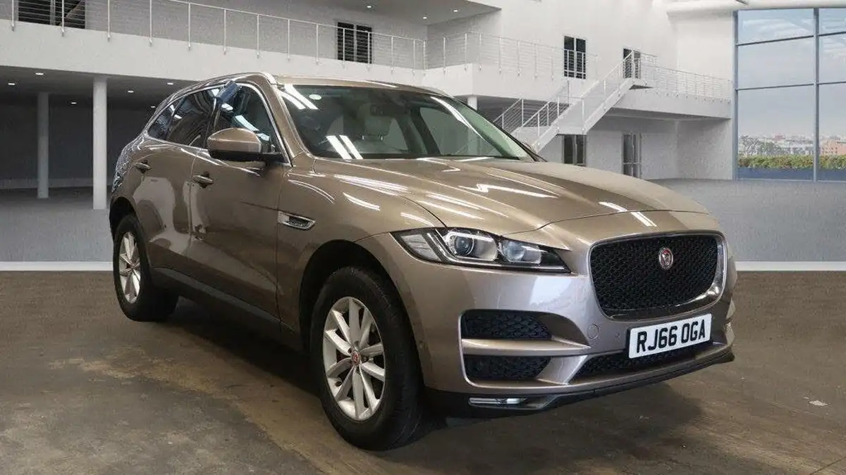 2016-jaguar-f-pace-20-i4d-prestige-awd-auto-big-0