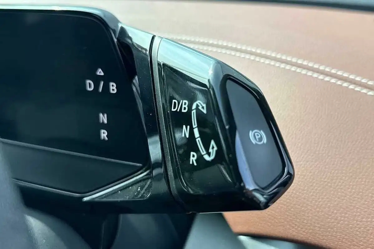 2022-volkswagen-id4-e-life-148ps-52kwh-pure-performance-big-24