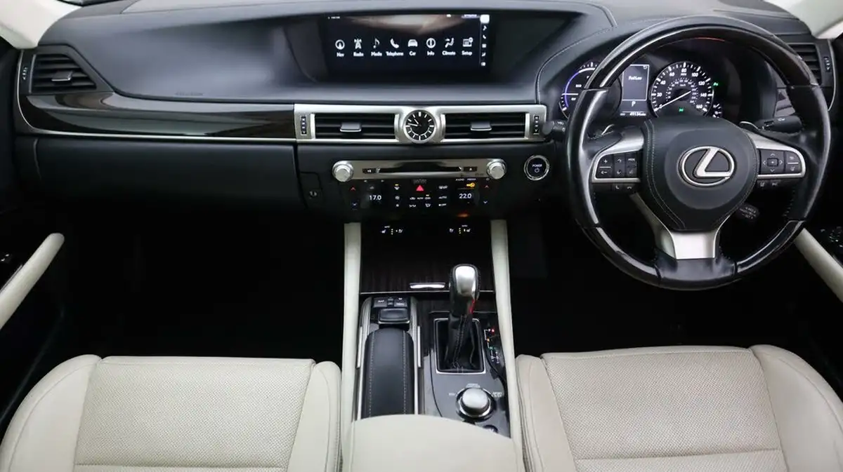 2018-lexus-gs-300h-25-premier-big-12